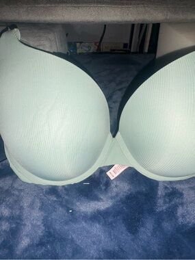 Victoria's Secret Light Mint Seamless Molded Bra